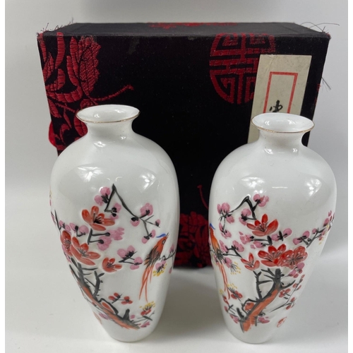 112 - A boxed pair of exceedingly fine Chinese VASES only 11cm high#114