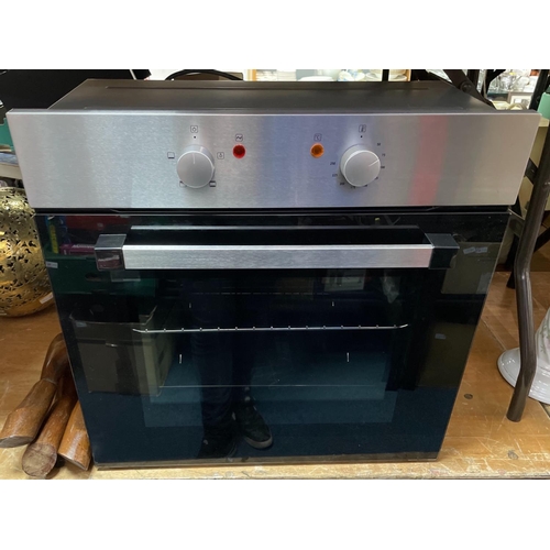 400 - A standard electric oven unit works from a 13 amp plug, as new condition stainless steel and smoked ... 