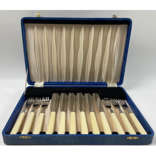 68 - A set of six FISH FORKS and KNIVES in their presentation case by FIRTH STAYBRITE#67