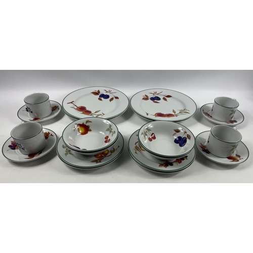 77 - An unused boxed ROYAL WORCESTER EVESHAM VALE dinner service for four, ready to post as a wedding pre... 