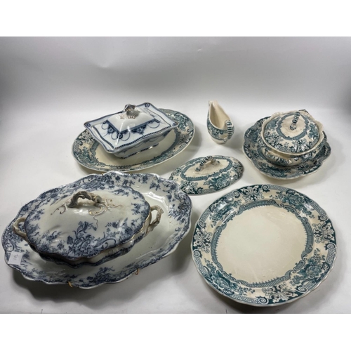 90 - A collection of vintage blue and white china to include a SAMPSON HANCOCK & SONS Napier squared lidd... 