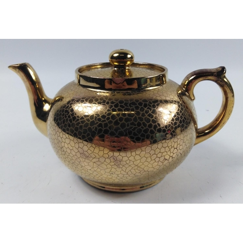 91 - An antique GIBSON'S GOLD teapot (approx 12cm high), small chip on rim#93