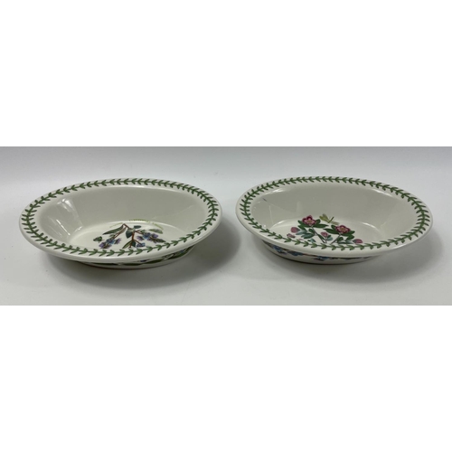 96 - A pair of PORTMEIRION BOTANIC GARDEN pattern oval pie dishes dimensions 20cm length x 15cm width x d... 