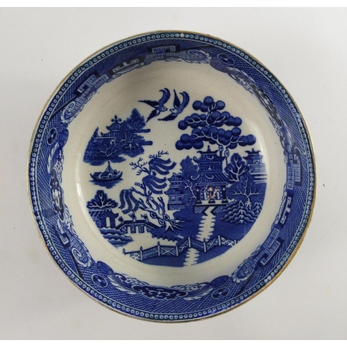 97 - A vintage JOHN TAMS 20cm WILLOW china bowl with foot, patterned inside and out#99