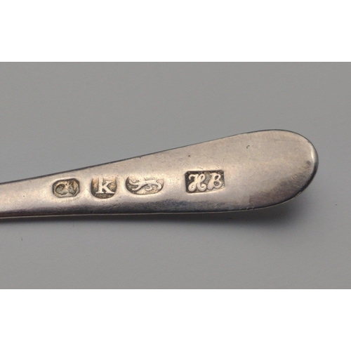 105 - A small shell-shaped London hallmarked 1785 SPOON by silversmith HESTER BATEMAN length 10cm, gross w... 