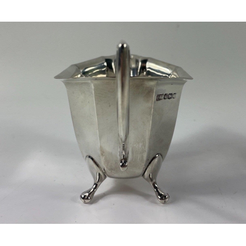 84 - A top quality tea service comprising silver teapot (gross weight 567g), sugar bowl and milk jug, hal... 