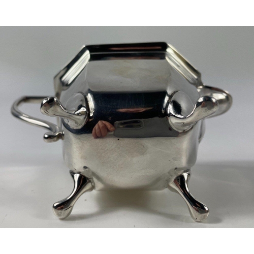 84 - A top quality tea service comprising silver teapot (gross weight 567g), sugar bowl and milk jug, hal... 