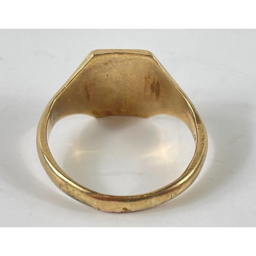 1 - A 9ct hallmarked yellow gold gent's signet ring, size W, gross weight 6.30gms#1