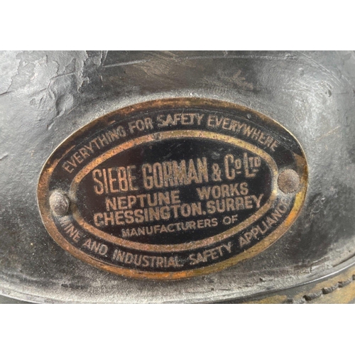 237 - A rare Siebe Gorman & Co. COAL MINE RESCUE SMOKE HELMET. Ex. Scottish Coalfield Midlothian Mining in... 