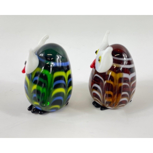 263 - Two very cute glass owls with fabulous highlighted eyes 4cm x 3cm#274