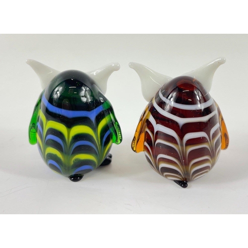 263 - Two very cute glass owls with fabulous highlighted eyes 4cm x 3cm#274