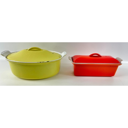 462 - Highly unusual - an early  26cm oval LE CREUSET casserole dish in lemon yellow, and a 24cm loaf tin ... 