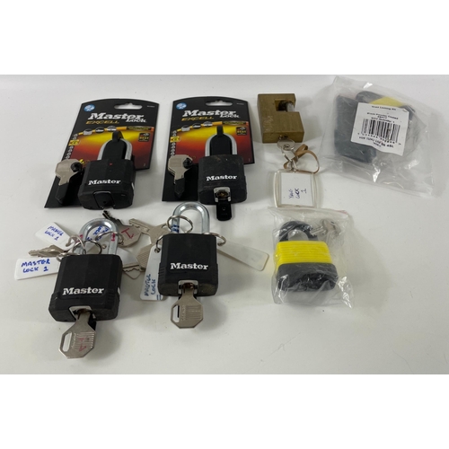 488 - A collection of 7 ROBUST padlocks with keys, some as new unused still in original packaging(MASTERLO... 