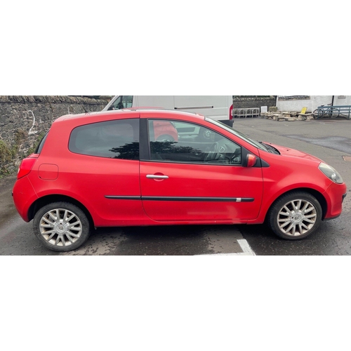 67 - MOT'd JULY 2022 ! A NICE WEE RUN AROUND CAR !A red coloured RENAULT CLIO Registration HK55 OAP, Petr... 