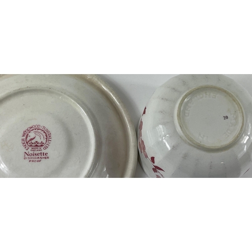 90 - A part Enoch Wedgwood Tunstall NOISETTE service to include 2 plates (26cm), 4 plates (18cm), 1 sauce... 