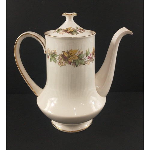 94 - A ROYAL STANDARD Lyndale Fine Bone China 6 cup coffee service 15 piece with a nice coffee pot with l... 