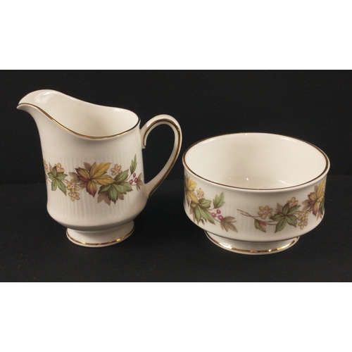 94 - A ROYAL STANDARD Lyndale Fine Bone China 6 cup coffee service 15 piece with a nice coffee pot with l... 