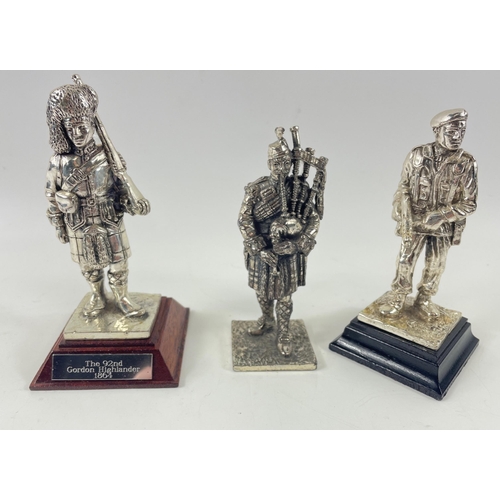 164 - Three unpainted pewter soldier figurines to include a 92nd GORDON HIGHLANDER from 1864 standing 13cm... 