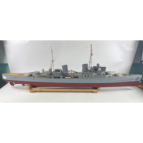 172 - A Southampton Class Cruiser 1:128 'built from scratch', NOT A KIT BUILD,  built for remote control, ... 