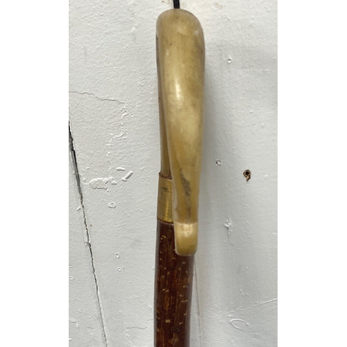 182 - A beautiful HANDMADE in The Scottish Borders shepherd's crook with carved horn handle brass fitting ... 