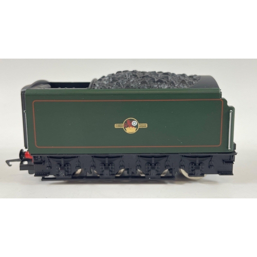 205 - HORNBY RAILWAYS 00 GAUGE SCALE MODEL  BR class A4 loco 'Mallard' (R309), boxed in excellent conditon... 