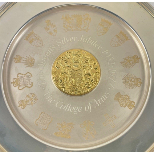 67 - A silver plate, made by the Danbury Mint and hallmarked Birmingham Silver Jubilee 1977,  with a silv... 