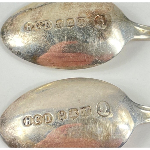 78 - Six matching design silver coffee spoons, boxed, 2 hallmarked Chester 1953, 2 hallmarked Edinburgh 1... 