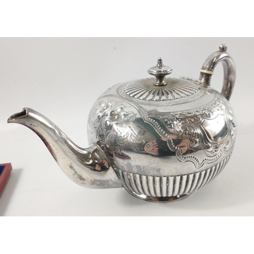 93 - A quality EPNS lot to include an ornate teapot (approx 15cm high), and a boxed set of 6 coffee spoon... 