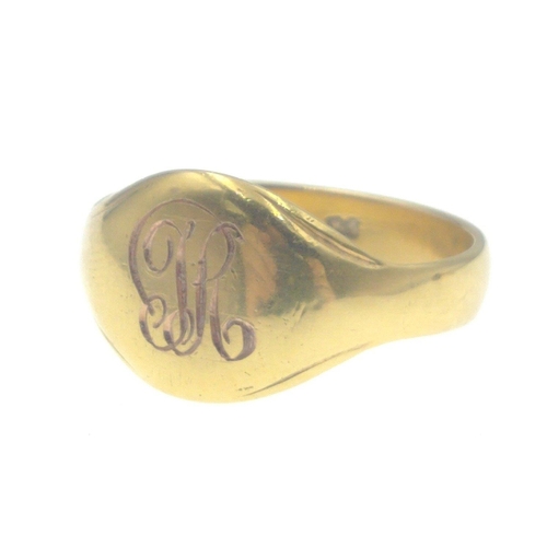 19 - A nice black stone 375 stamped signet ring size V gross weight 3.81g, also a 375 stamped yellow gold... 