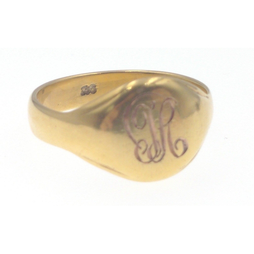 19 - A nice black stone 375 stamped signet ring size V gross weight 3.81g, also a 375 stamped yellow gold... 