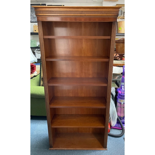 277 - A tall ROBUST bookcase with 5 shelves - in lovely condition! - height 90cm wide x 32cm depth x 180cm... 