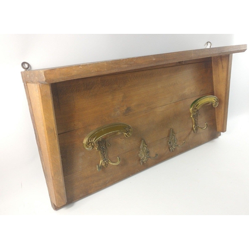 303 - A SUBSTANTIAL wall mounted carpenter-fashioned rustic wooden hat rack - dimensions 70cm long x 34cm ... 