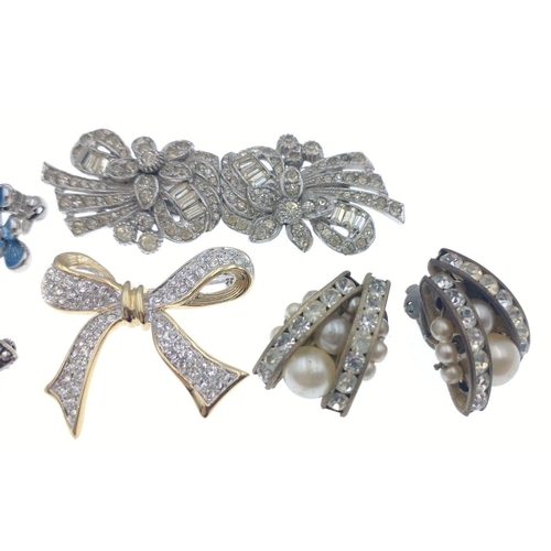 30D - A quantity of BLING vintage jewellery, brooches and earrings to include a very old silver stamped br... 