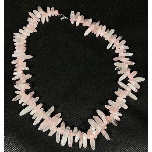 43 - An ATTRACTIVE 48cm rose quartz necklace with matching bracelet#60