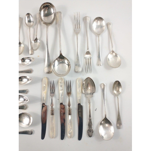 88 - A collection of EPNS cutlery to include 6 grapefruit spoons, 8 fish knives, 8 fish forks, 7 teaspoon... 