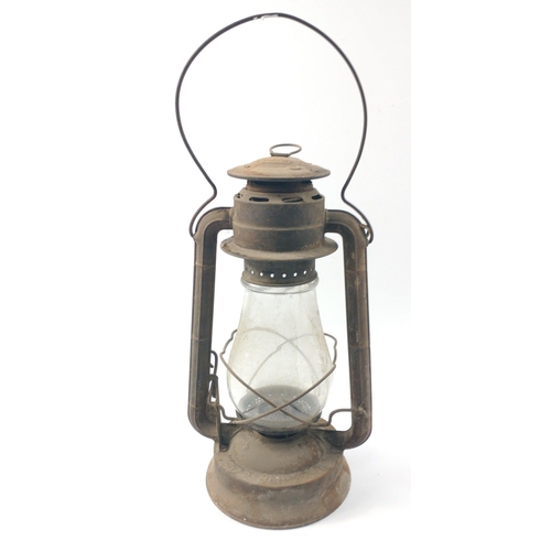 90 - FABULOUS GARDEN CURIO!! There's gold in them thar hills - a vintage LEITZ hurricane lamp standing ap... 