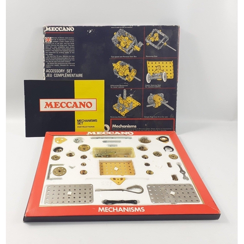 308 - A vintage MECCANO Mechanisms accessory set from 1975, appears to be complete.#316