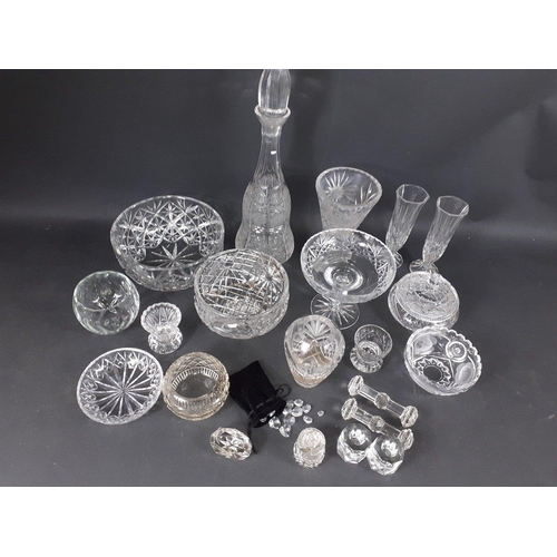 147 - A mixed lot of glassware to include a fruit bowl (20cm dia), a rose bowl (15cm), a large decanter, c... 