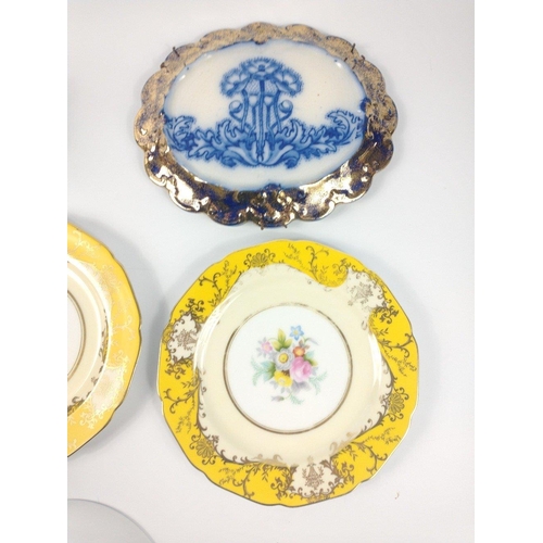 169 - Collection of chinaware to include 3 yellow based Noritake plates with flower decoration (approx 19c... 