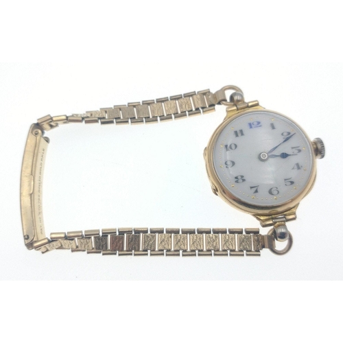 29 - 14kt 625 stamped yellow gold vintage ladies wristwatch with a rolled gold bracelet - weight 22.5g gr... 