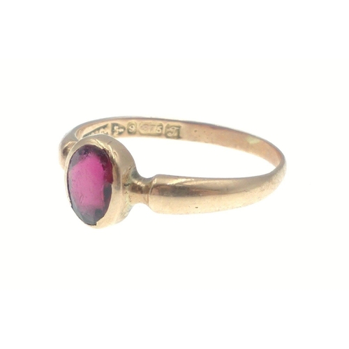 8 - A 375 stamped rose gold ring with garnet (scratched surface) Size P, gross weight 1.90g#9