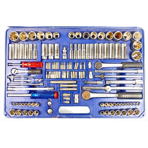 524 - A DRAPER EXPERT large  die set complete with spanners and adjustable wrenches 62x39cm#100