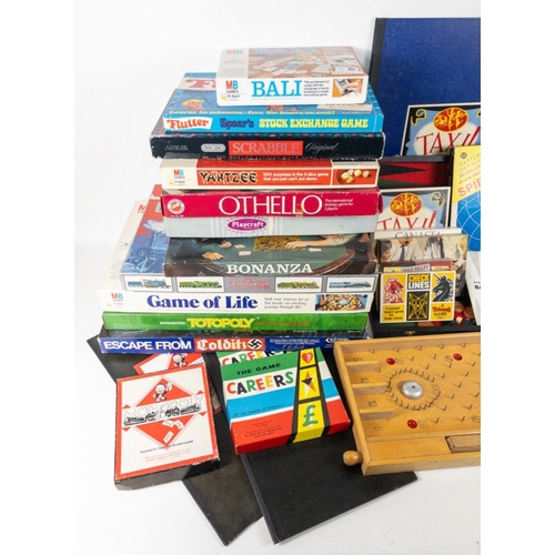 252 - A selection of board games, many vintage to include Original Scrabble, Yantzee, Escape from Colditz,... 