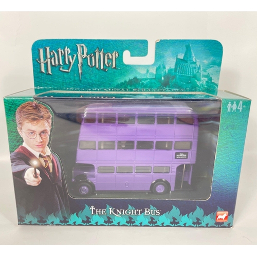 279 - A Corgi new in box HARRY POTTER die cast The Knight Bus , the bus measures approx . 10cm long#278... 