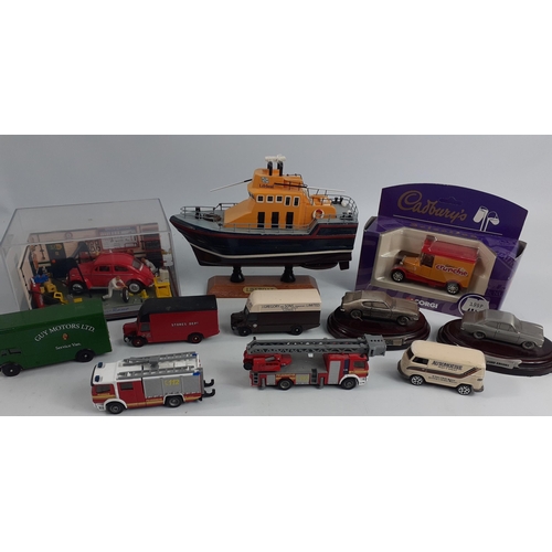 288 - A collection of model vehicles to include a HONGWELL mini-rama 1/43 scale diecast VW Beetle and work... 