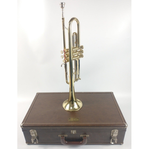 354 - Vintage GETZEN 300 Series brass finish Cornet, from Elkhorn Wisconsin with case - series K77877#352... 