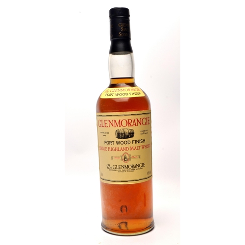 559 - PART OF THE GLENMORANGIE COLLECTION to include a bottle of Glenmorangie Port Wood Finish 70 cl - whi... 