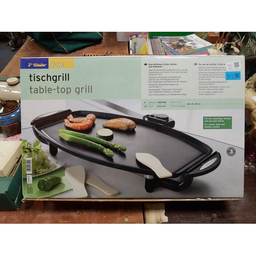 111 - An efficient way to cook dinner on this table-top grill from Tchibo, never been used, adjustable tem... 