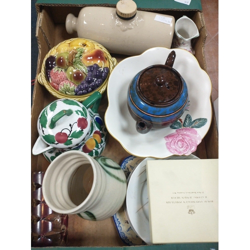 121 - A box of mixed ceramics to include a boxed ROYAL COPENHAGEN dish (4365), an early WEDGWOOD plate in ... 