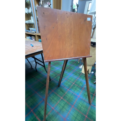 303 - An old artists easel - dimensions  120cm height x 54cm width#315